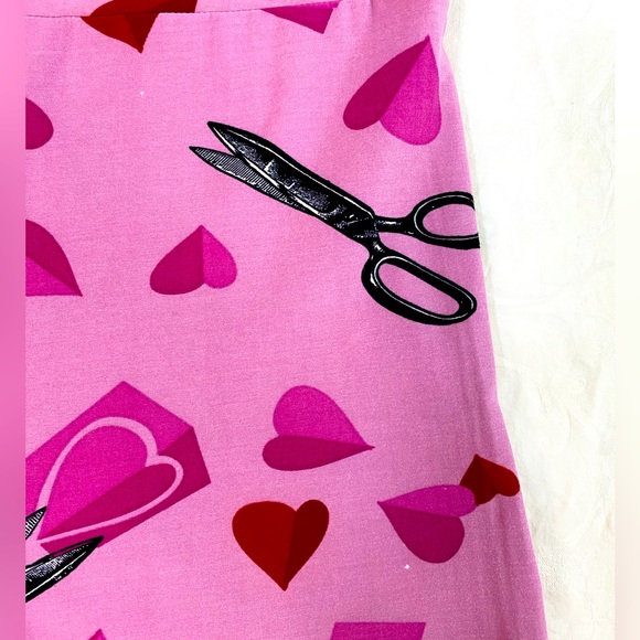 LuLaroe Leggings (T&C) NWOT 3 pr bundle pink hearts scissor red hearts fit 12-18 - Picture 16 of 16